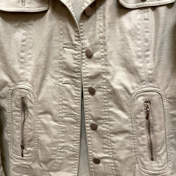 Size Large light green denim Jacket with details such as embroidery & Stitching - Picture 2 of 12